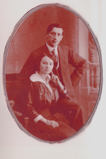 Jacobus Josephus Veltmeijer en Cornelia Ivens,
gehuwd te Rotterdam op 16 augustus 1916