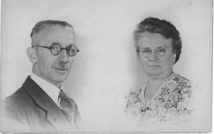 Jacobus Josephus Veltmeijer en Cornelia Ivens in 1947